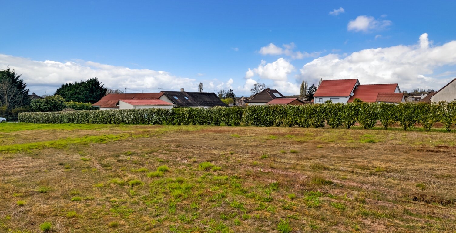 À vendre – Terrain constructible de 1 548 m² à Ouroux-sur-Saône (hors lotissement) — photo 1