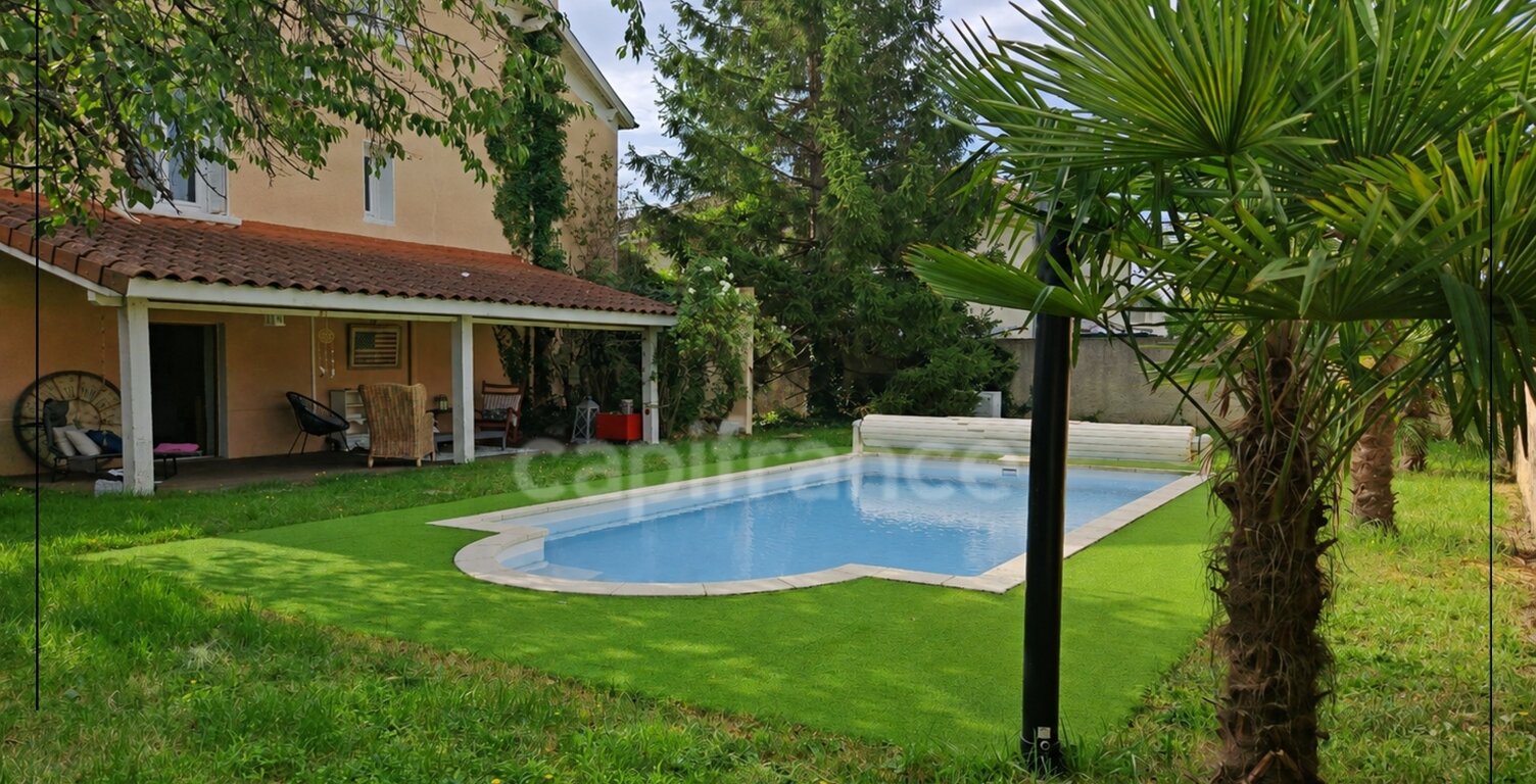 Maison de caractere 140m2, piscine , dependance attenante de 65 m², terrain 1000m2 — photo 1