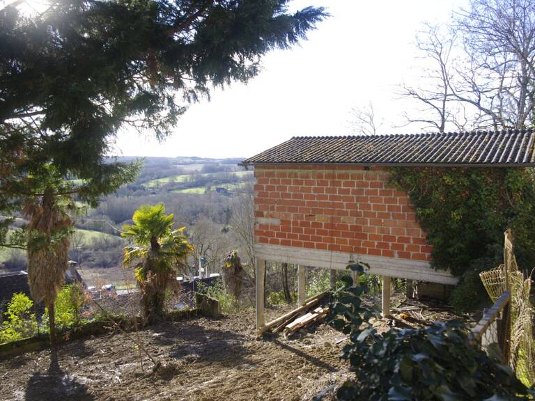 Grange en cours de transformation à vendre 1 pièces à MONTESQUIOU (32) 42.50 m² sur terrain de 400 m² environ — photo 1