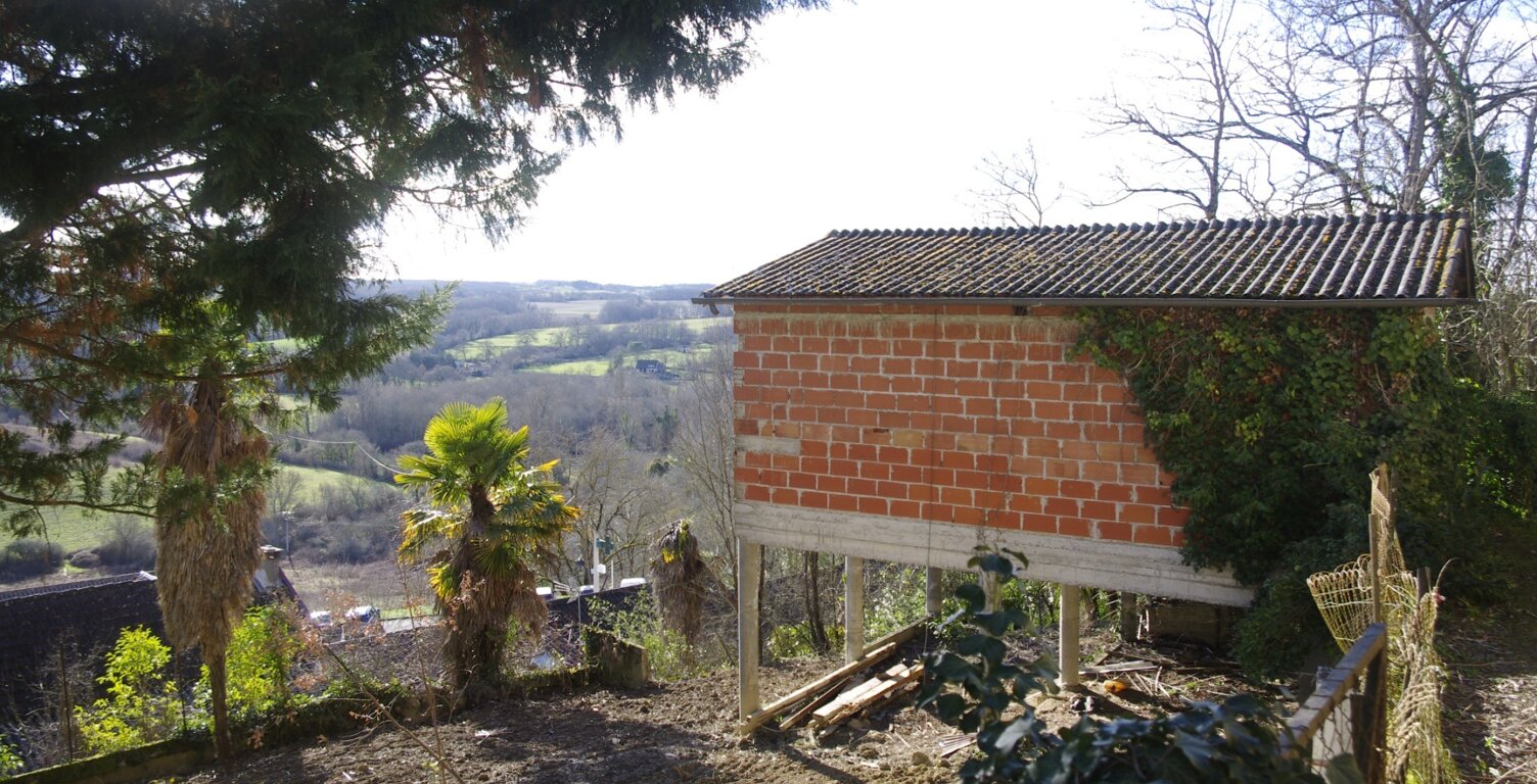Grange en cours de transformation à vendre 1 pièces à MONTESQUIOU (32) 42.50 m² sur terrain de 400 m² environ — photo 1