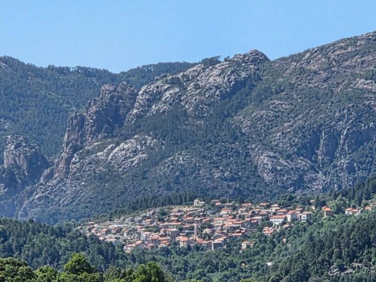 EVISA (20) CORSE DU SUD  Appartement 2 pièces (T2) 38m2 dans une maison de village — photo 1