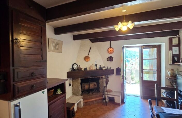 EVISA (20) CORSE DU SUD  Appartement 2 pièces (T2) 38m2 dans une maison de village — photo 2