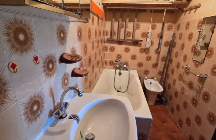 EVISA (20) CORSE DU SUD  Appartement 2 pièces (T2) 38m2 dans une maison de village — photo 4