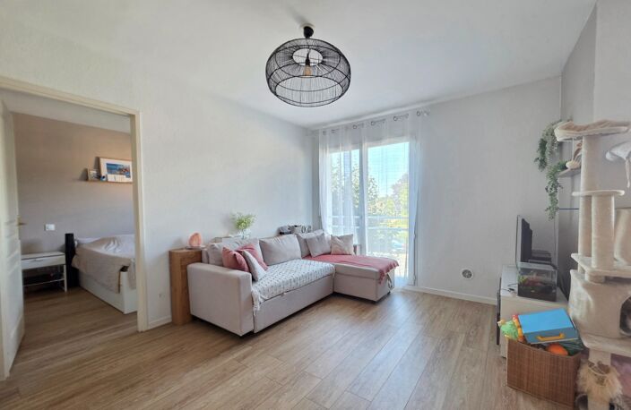 Appartement T2 46m² entièrement rénové, avec parking privatif, à 5min à pied du centre-ville — photo 3