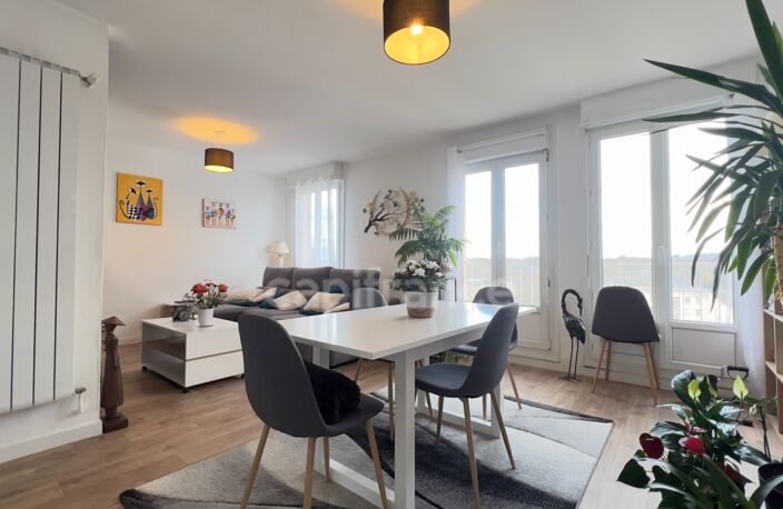 QUIMPER-Sud, rue du Léon (Quartier Prat-Maria), appartement de type T5 modifié en T4 de plus de 83 m² habitable, situé au 7ème étage sur 8 avec ascenseur, une loggia et une cave — photo 3