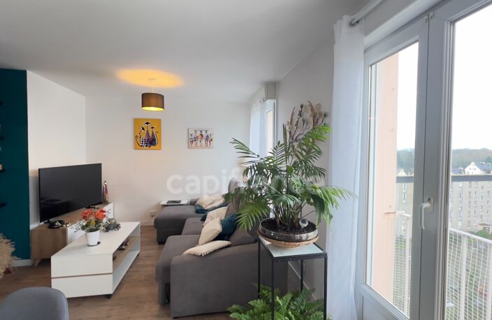 QUIMPER-Sud, rue du Léon (Quartier Prat-Maria), appartement de type T5 modifié en T4 de plus de 83 m² habitable, situé au 7ème étage sur 8 avec ascenseur, une loggia et une cave — photo 4