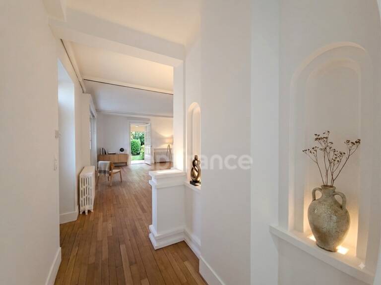 Appartement avec terrasse et parking sécurisé — photo 1