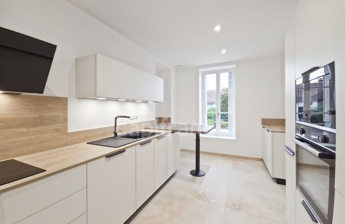 Appartement avec terrasse et parking sécurisé — photo 4