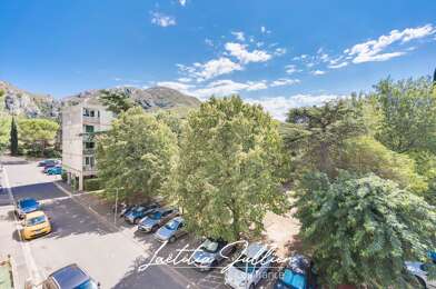 Appartement 4 pièces 230000 €