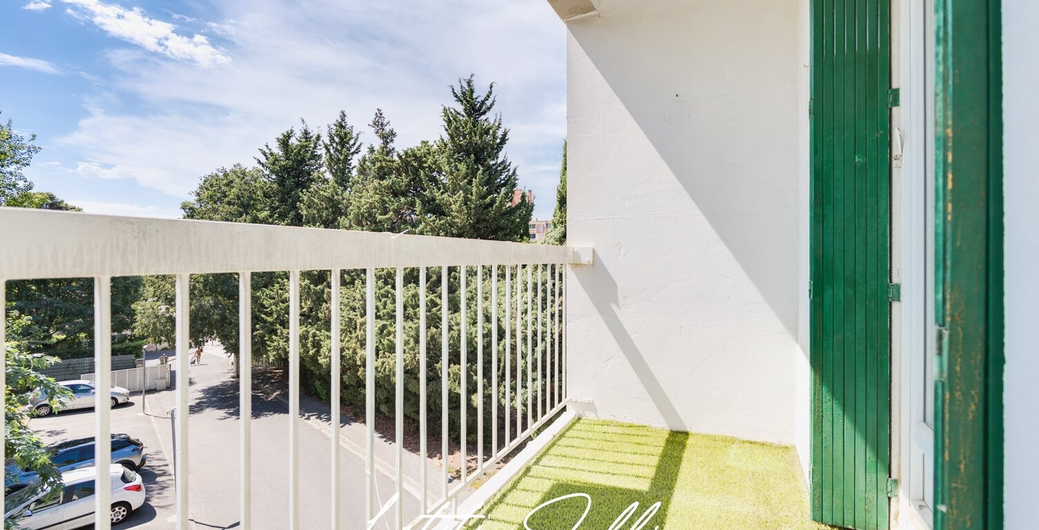 En exclusivité par Laëtitia JULLIEN – Marseille 10ème – Les Collines – T4 traversant de 83,83 m² avec balcon et loggia au pied du Parc des Bruyères — photo 1