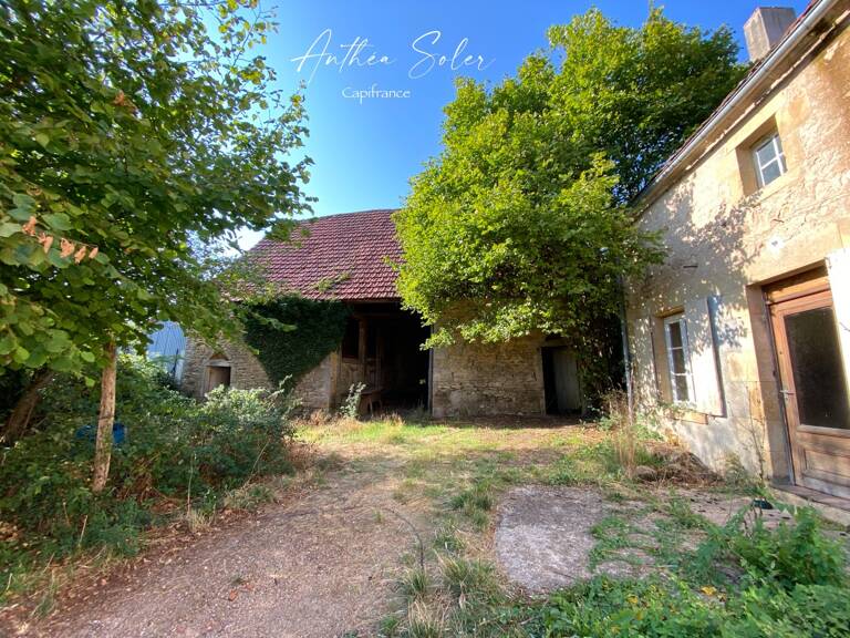 Maison à rénover avec grange et terrain — photo 1