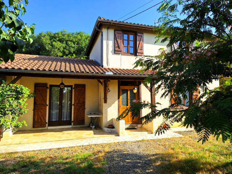 Charmante Maison de 98 m² – Terrain 1 500 m² – Garage 48 m² – 139 900 € — photo 1