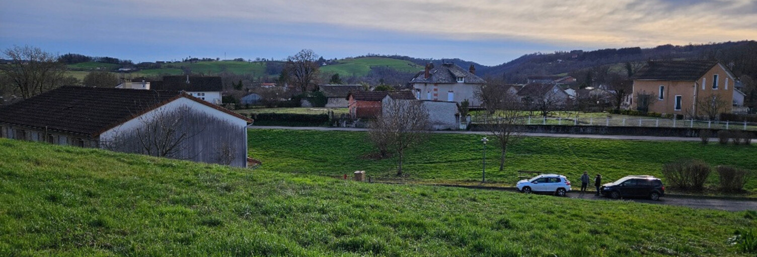 Terrain  844 m² à vendre à Maurs (15600)