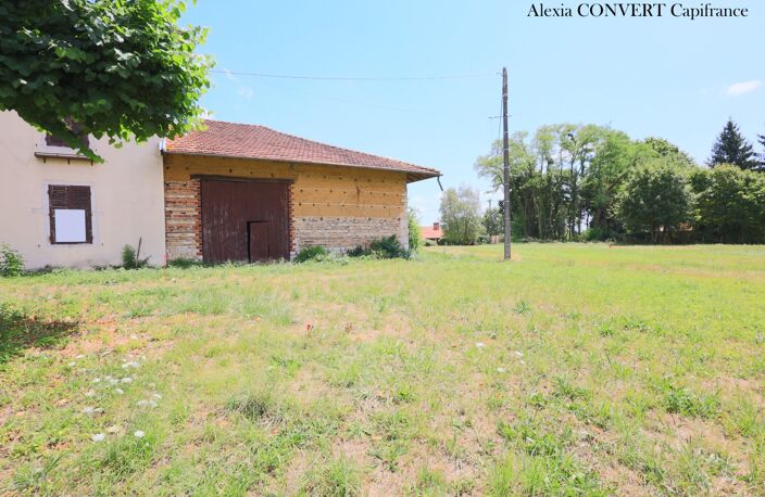 Dépendance 115m² avec 946m² de terrain proche centre village Foissiat — photo 2