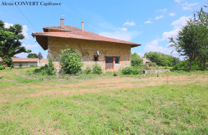 Dépendance 115m² avec 946m² de terrain proche centre village Foissiat — photo 3