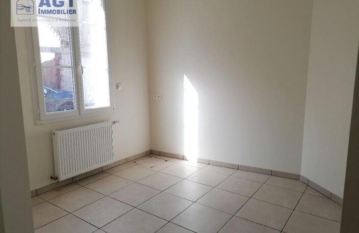 BEAUVAIS — photo 2