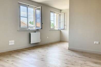 Appartement 3 pièces 832 €