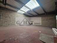 A LOUER 350 M² ENTREPOT ET BUREAUX A LA COURNEUVE — photo 2