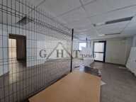 A LOUER 350 M² ENTREPOT ET BUREAUX A LA COURNEUVE — photo 4