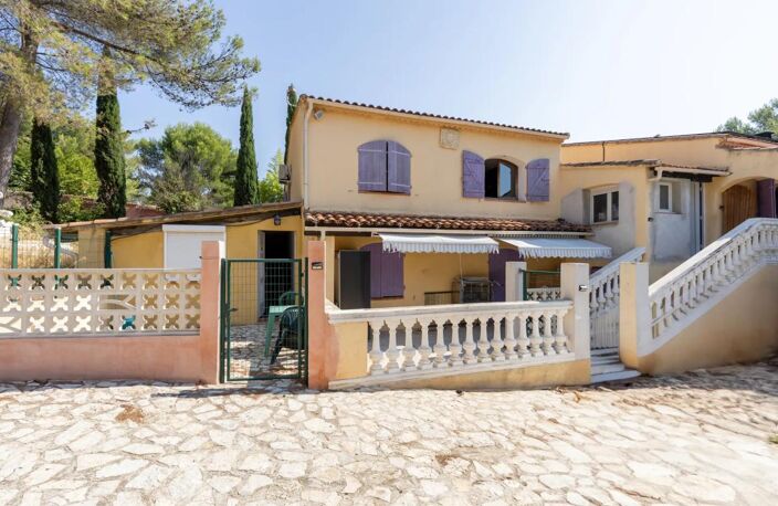 Les Pennes Mirabeau, Villa familiale + 3 logements dépendants — photo 2
