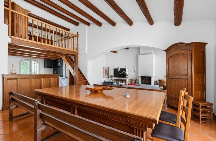 Les Pennes Mirabeau, Villa familiale + 3 logements dépendants — photo 3