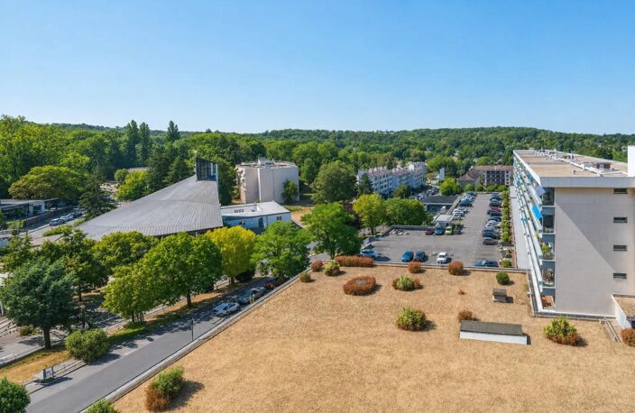 ✨ LA CELLE-SAINT-CLOUD – DERNIER ÉTAGE, TERRASSE & BALCON ! — photo 4