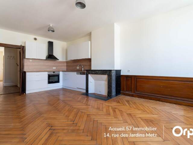 Appartement À Vendre — photo du bien