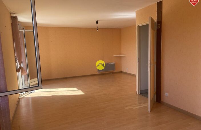 PAVILLON SUR AVORD DE 5 PIECES — photo 2
