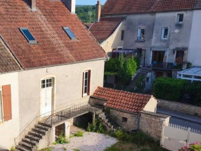 Maison ancienne de  4 pièces 92.11 m2 avec jardin clos — photo 1