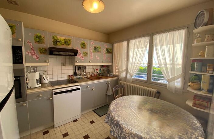 Maison Villeneuve L Archeveque 6 pièce(s) 83 m2 — photo 2