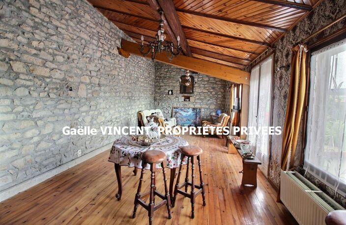 PELUSSIN CENTRE 42410 Maison  de village en pierres avec extérieur 134m² 3 chambres — photo 4