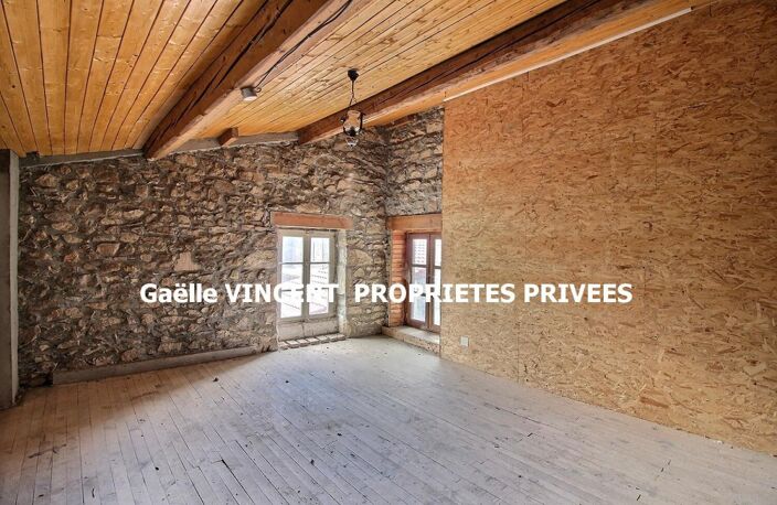 PELUSSIN CENTRE 42410 Maison  de village en pierres avec extérieur 134m² 3 chambres — photo 5