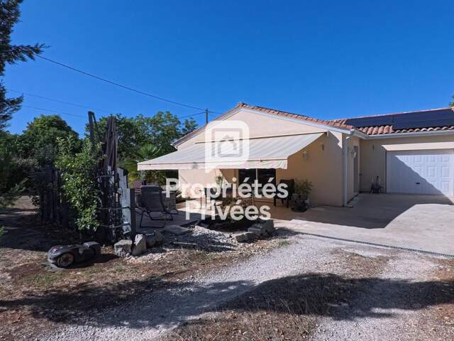 Maison PLAIN-PIED + 2 GARAGES - Secteur Nontron — photo du bien