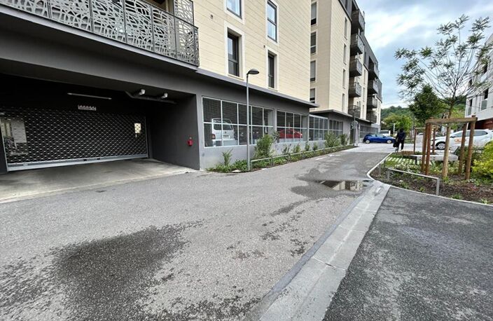 2 PLACES DE PARKING - Bas Cenon - Près de ligne A et  à 50 mètres de l'arrêt SNCF de Cenon — photo 3