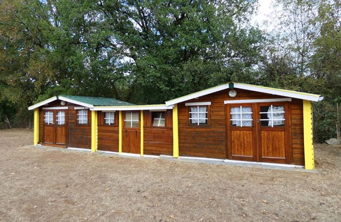 Maison de plain-pied 140m², 3 chambres, 2 terrasses, 3 garages, terrain 5800m² — photo 4