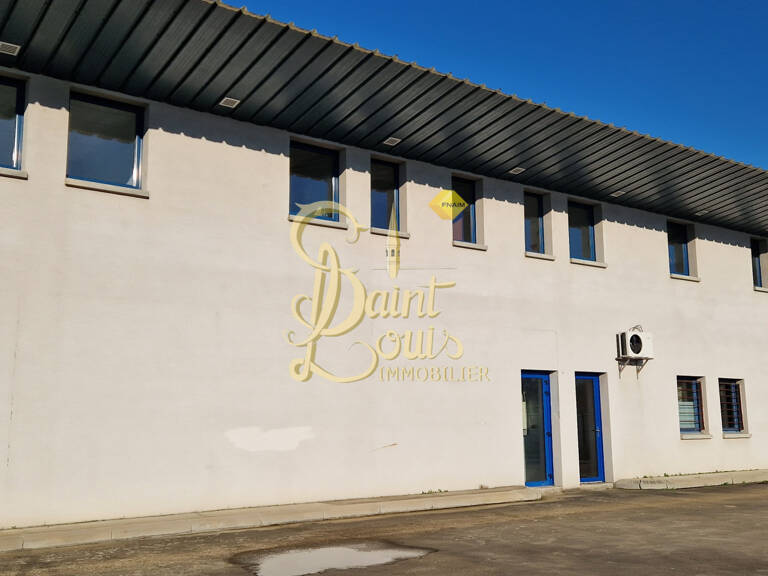 LOCAUX A USAGE DE BUREAUX OU ACTIVITES PROFESSIONNELLES DE 2 — photo 1