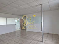 LOCAUX A USAGE DE BUREAUX OU ACTIVITES PROFESSIONNELLES DE 2 — photo 3