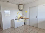 LOCAUX A USAGE DE BUREAUX OU ACTIVITES PROFESSIONNELLES DE 2 — photo 4