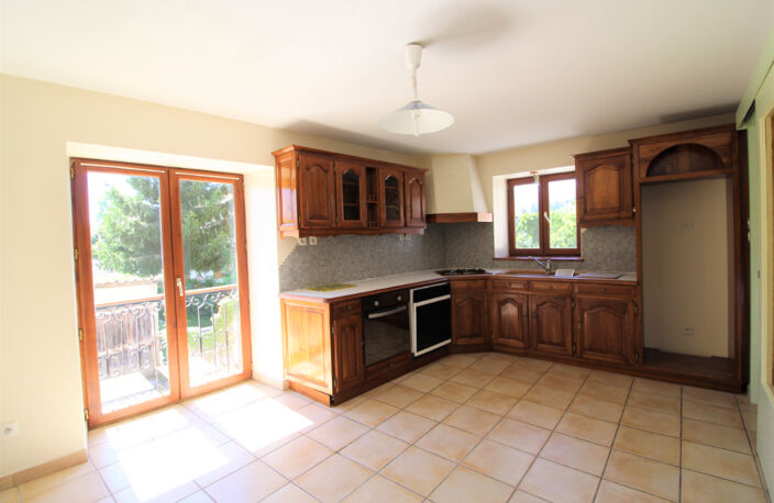 MAISON COUBLEVIE - 3 pièces - 74.6 m² — photo 4