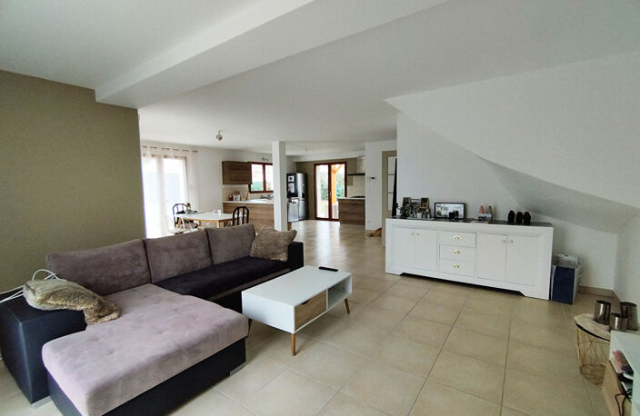 Maison Voiron - 5 pièce(s) -143.50 m2 — photo 3