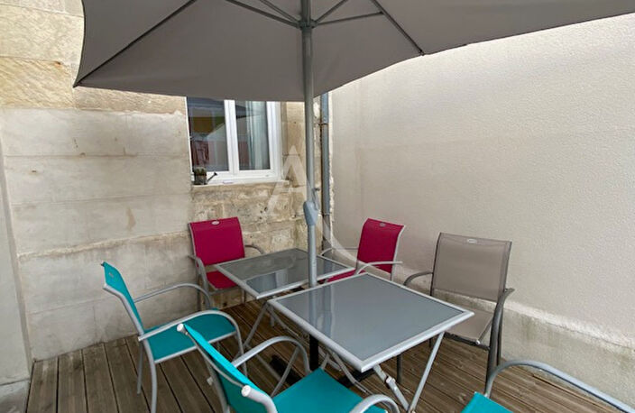 Vaste maison avec jardin, terrasse, garage et piscine — photo 5