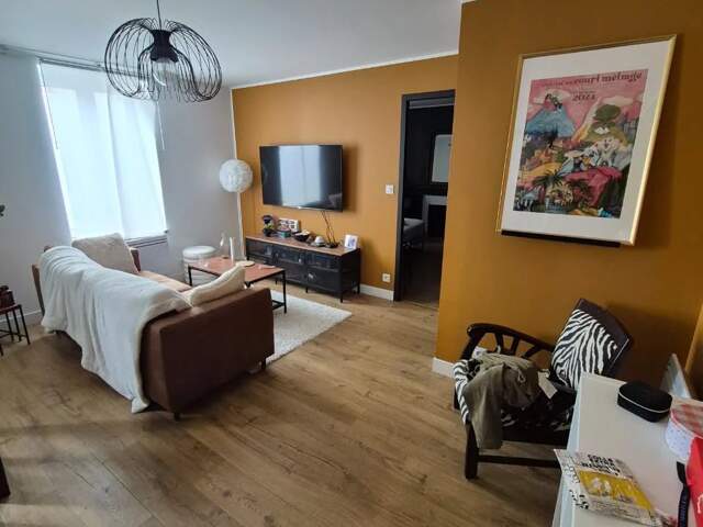 APPARTEMENT F2 IDÉALEMENT SITUÉ À QUELQUES PAS DU CENTRE-VILLE — photo du bien