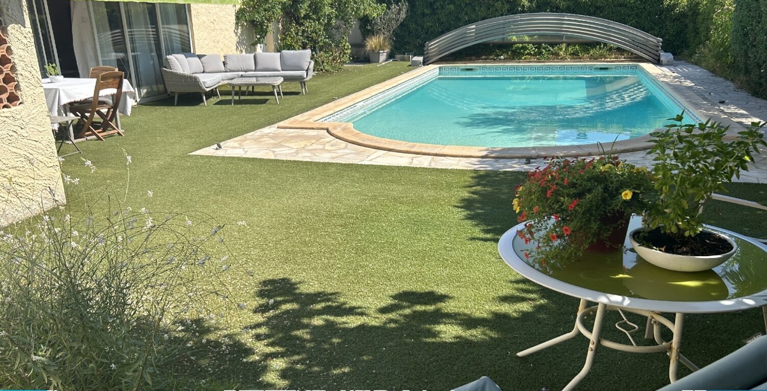 Vente Maison/villa 8 pièces — photo 1
