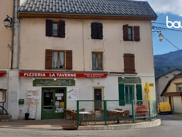 Immeuble restaurant et habitations — photo 1