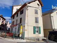 Immeuble restaurant et habitations — photo 2
