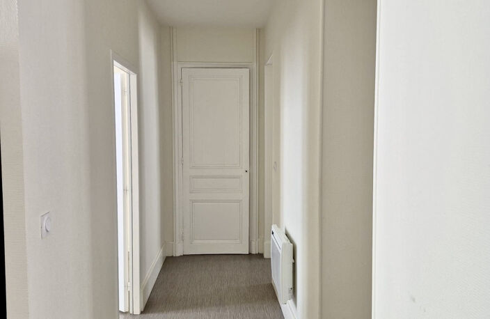 GRENOBLE HYPER-CENTRE  SECTEUR VICTOR HUGO  F3 62 m² — photo 5