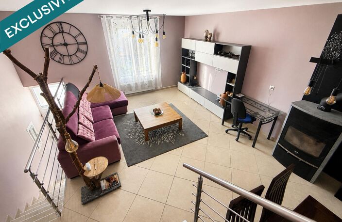 Coquette maison mitoyenne d'un côté, avec meubles sur mesure, 2 chambres jardin, insert bois — photo 5