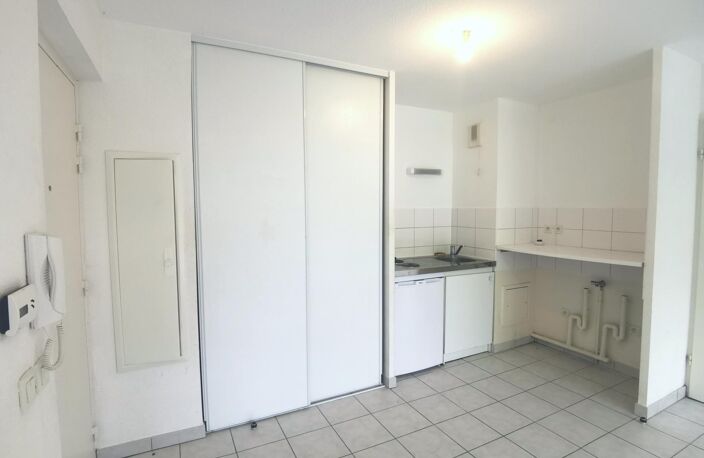 Idéal pour les étudiants - Appartement T2  en rez de jardin avec terrasse - — photo 2