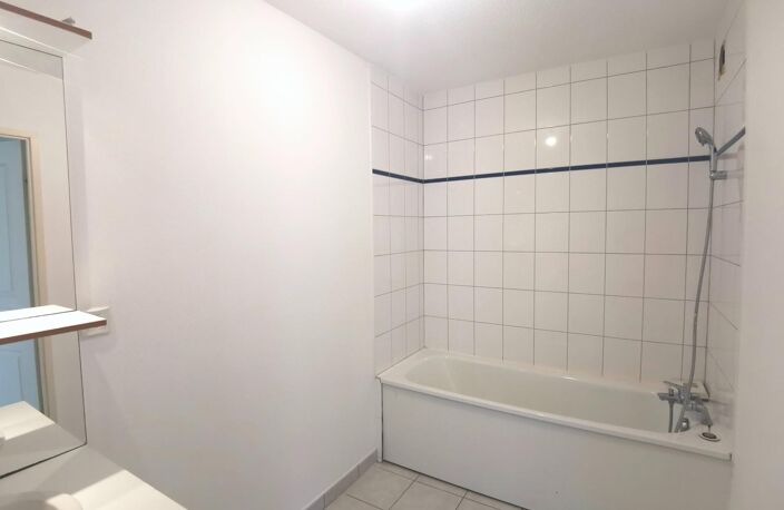Idéal pour les étudiants - Appartement T2  en rez de jardin avec terrasse - — photo 3