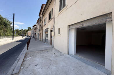 Commerce  900 €